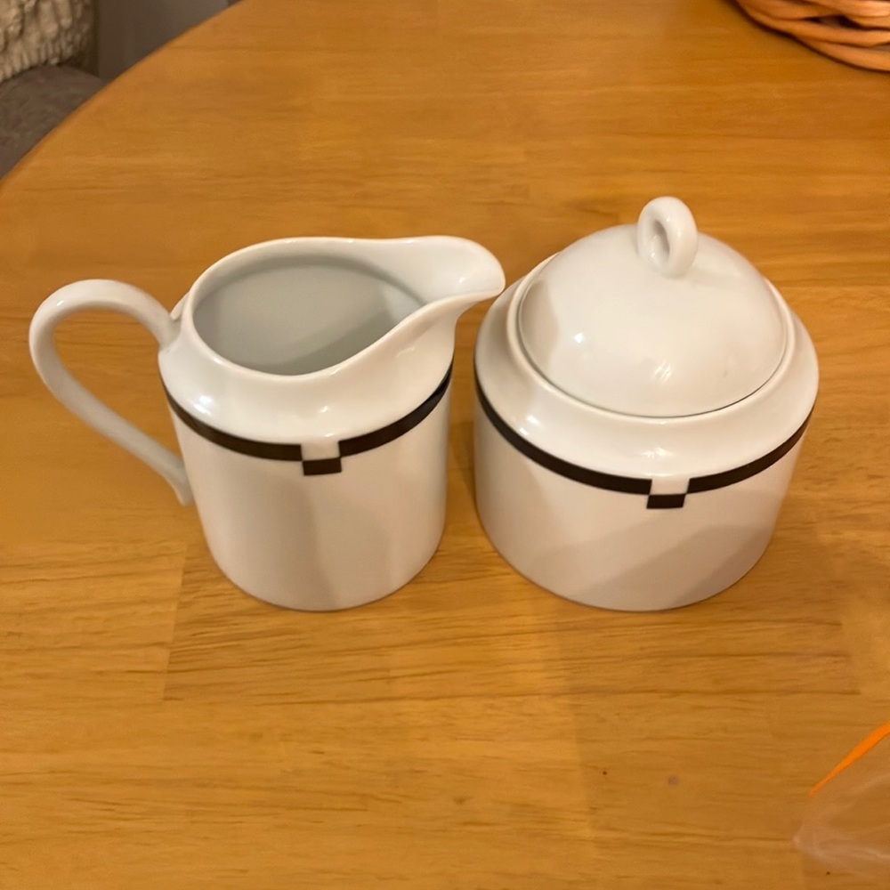 Mikasa Midnight China White and Black sugar and creamer Set